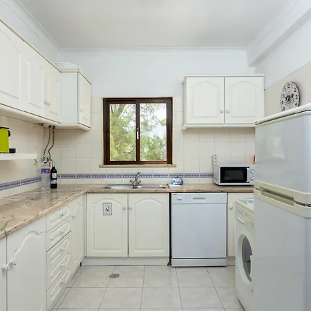 Host Wise - Fresh Sunny Flat With Pool & Terrace * Olhos de Agua (Albufeira)