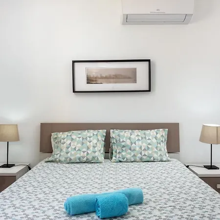 Host Wise - Fresh Sunny Flat With Pool & Terrace Apartment *